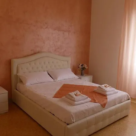 Ferienwohnung Casagiorgio A Due Passi Dal Centro Storico Florenz Exterior foto